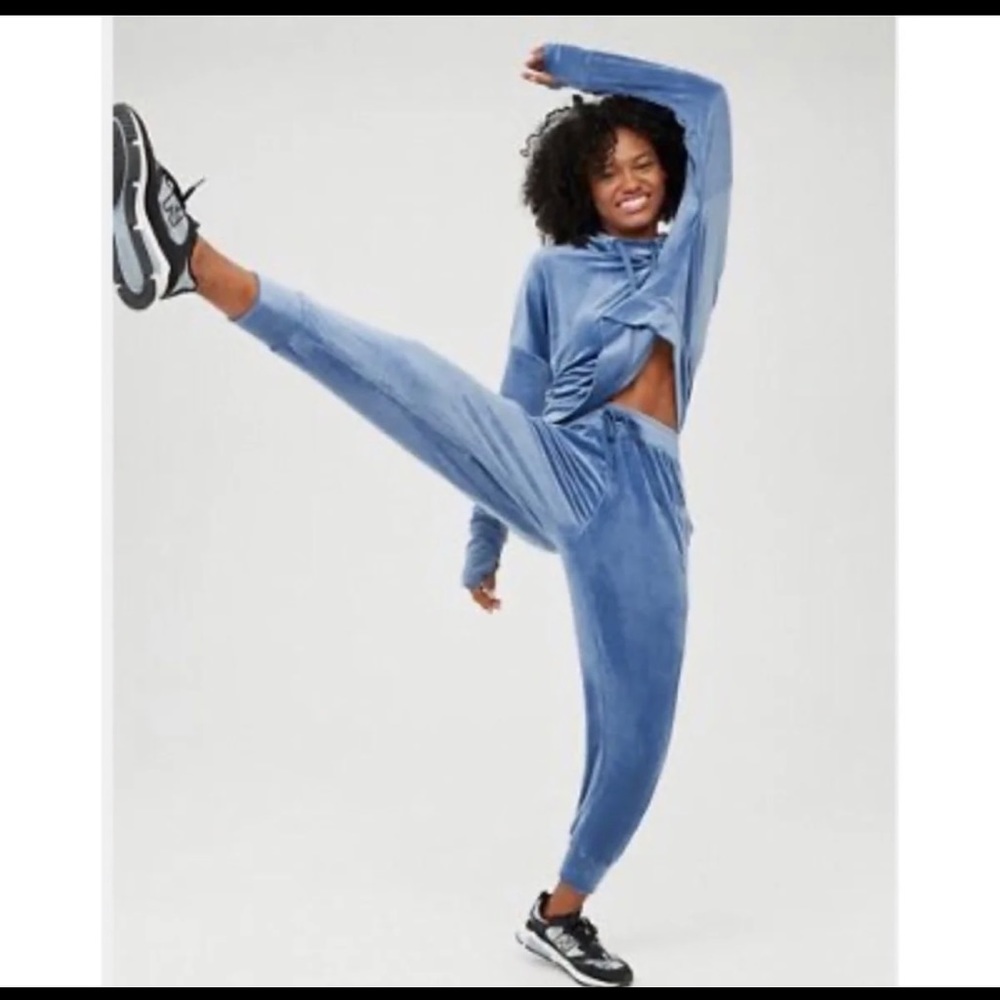 Blue velvet joggers